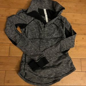 NWOT Lululemon size 4 1/4 zip pullover sweater thumb holes/back zipper